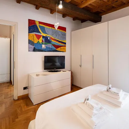 Italian Experience-dafne Pavia